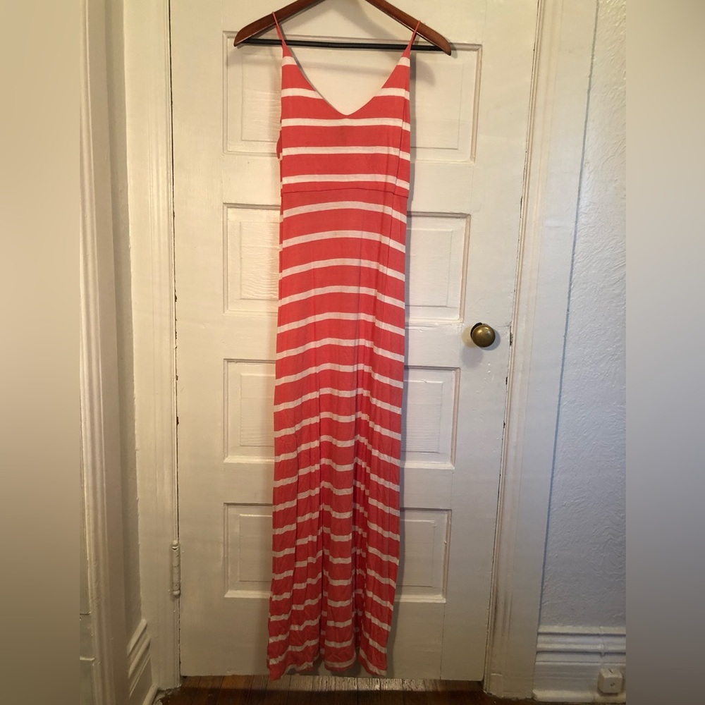 Forever 21 Salmon maxi dress. Size Medium